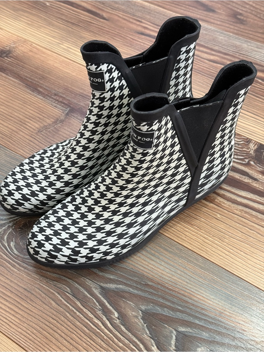 London Fog 8 Houndstooth Rain Boots - Black and White